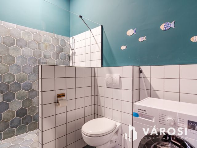 Kétlakásos ingatlan a Reök-palotával szemben!