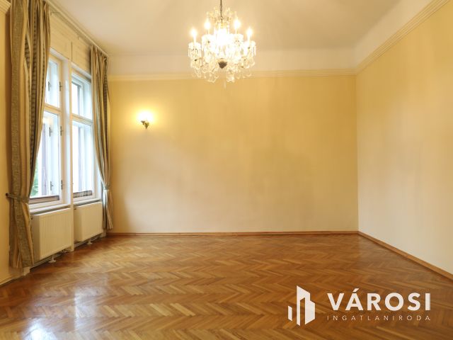Belvárosi iroda,rendelő vagy lakás, kinek mi !