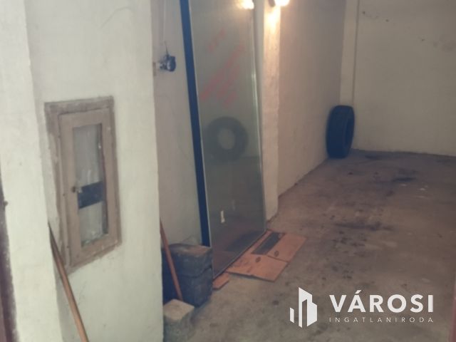 Debrecen Belváros közeli garázs kiadó