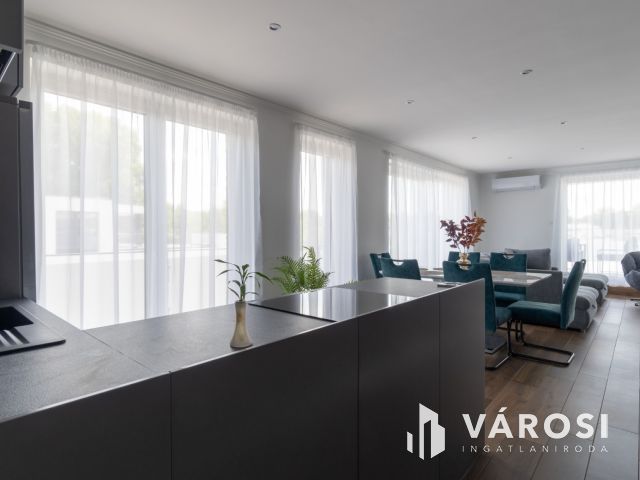 Prémium penthouse Siófokon medencével