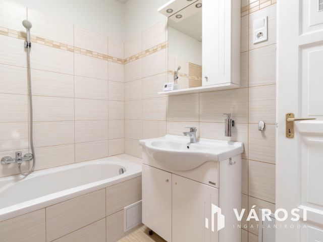 Nyugati közeli, felújított, földszinti, 36 m2-es iroda kiadó