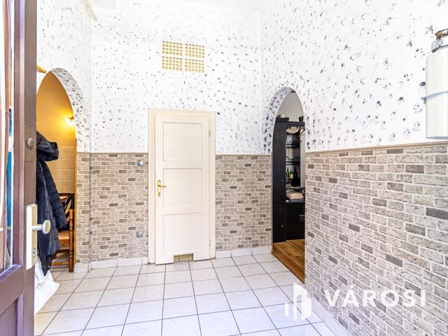 2 szobás (58 m²) költözhető állapotú lakás a Palotanegyedben