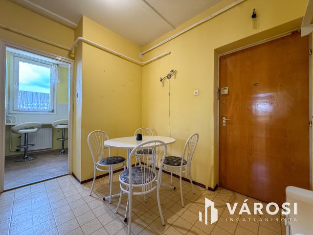 Gorkij tetőn 1+2 félszobás, gáz-cirkós lakás eladó!