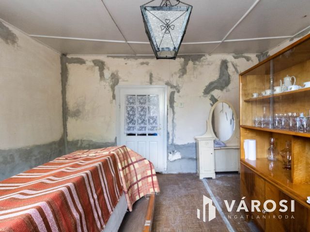 2 szobás családi ház Méhkerék csendes utcájában