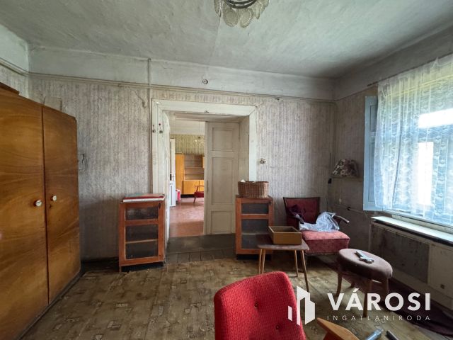 Sarki telek bontandó házzal a Kassai utcában