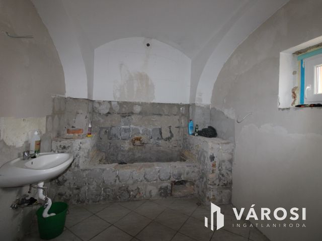 Veszprém közeli ingatlanra cserélhető!