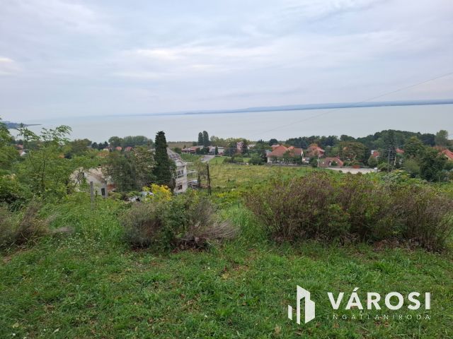 Balatoni panorámás ház a Badacsony hegyen
