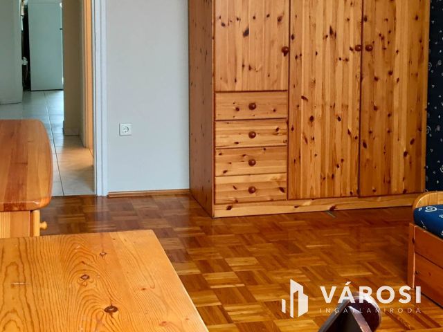 Napfényes, panorámás nappali+3 szobás lakás jó elrendezéssel