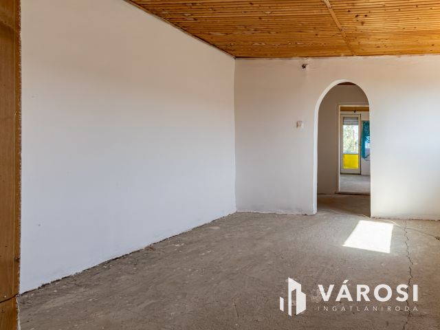 Vácszentlászlón, családi ház, nagy telekkel eladó