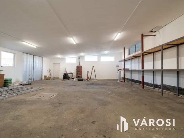 Kiadó 160 m2 -es raktár irodával, Solymáron